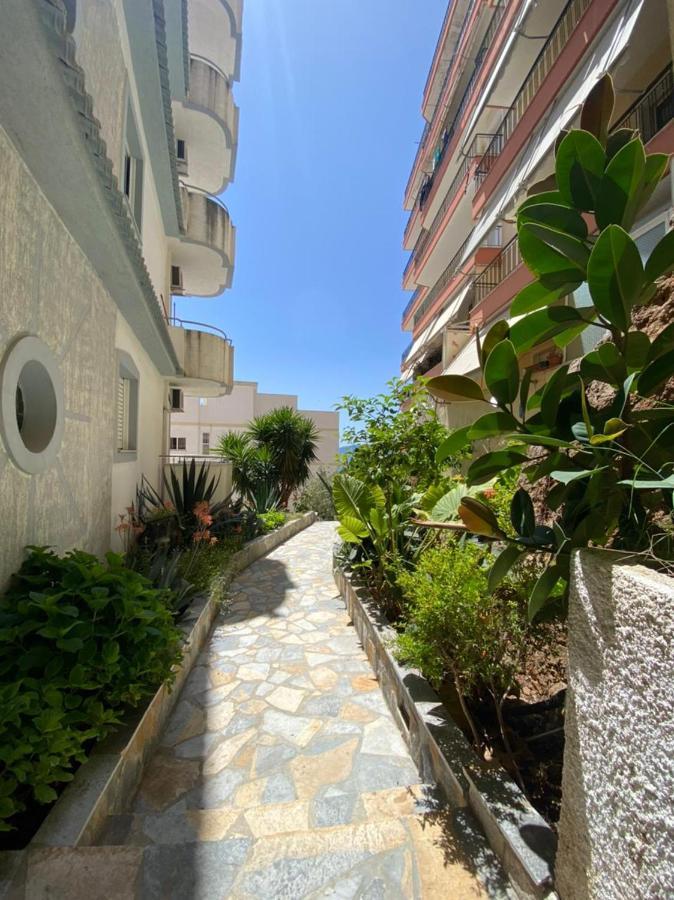 ساراندا Paradiso Apartments المظهر الخارجي الصورة