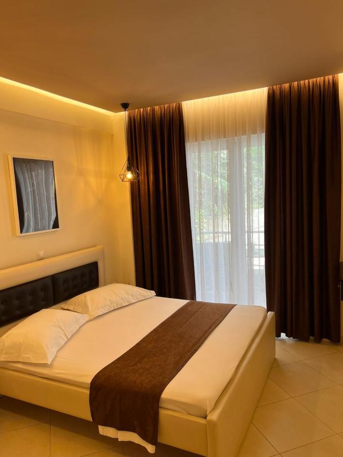 ساراندا Paradiso Apartments المظهر الخارجي الصورة