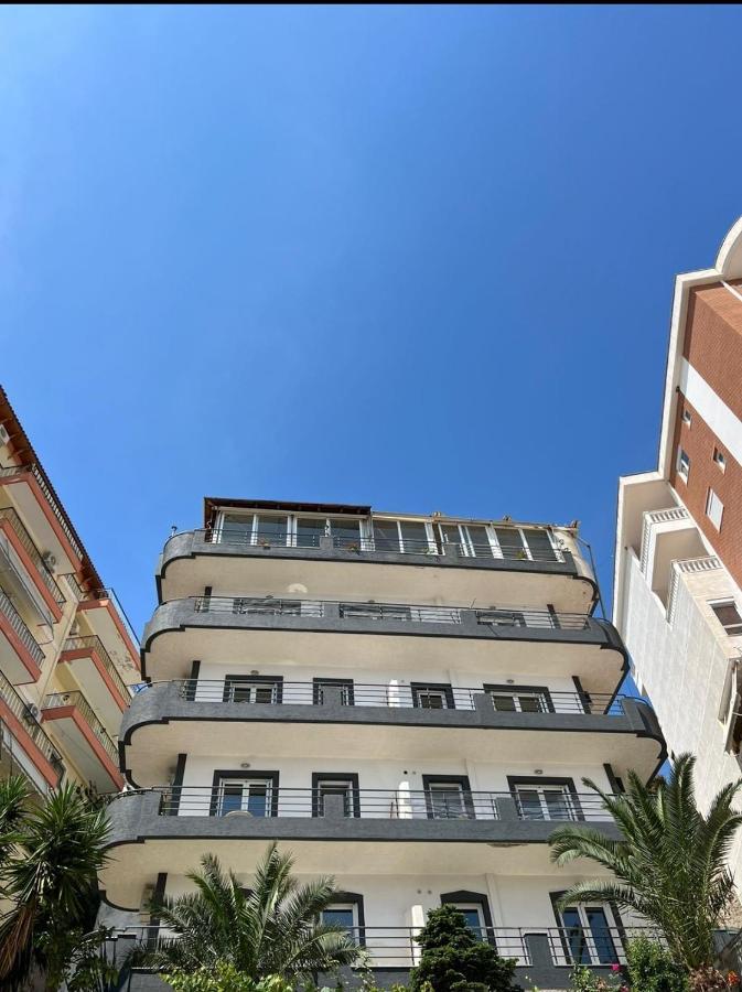 ساراندا Paradiso Apartments المظهر الخارجي الصورة