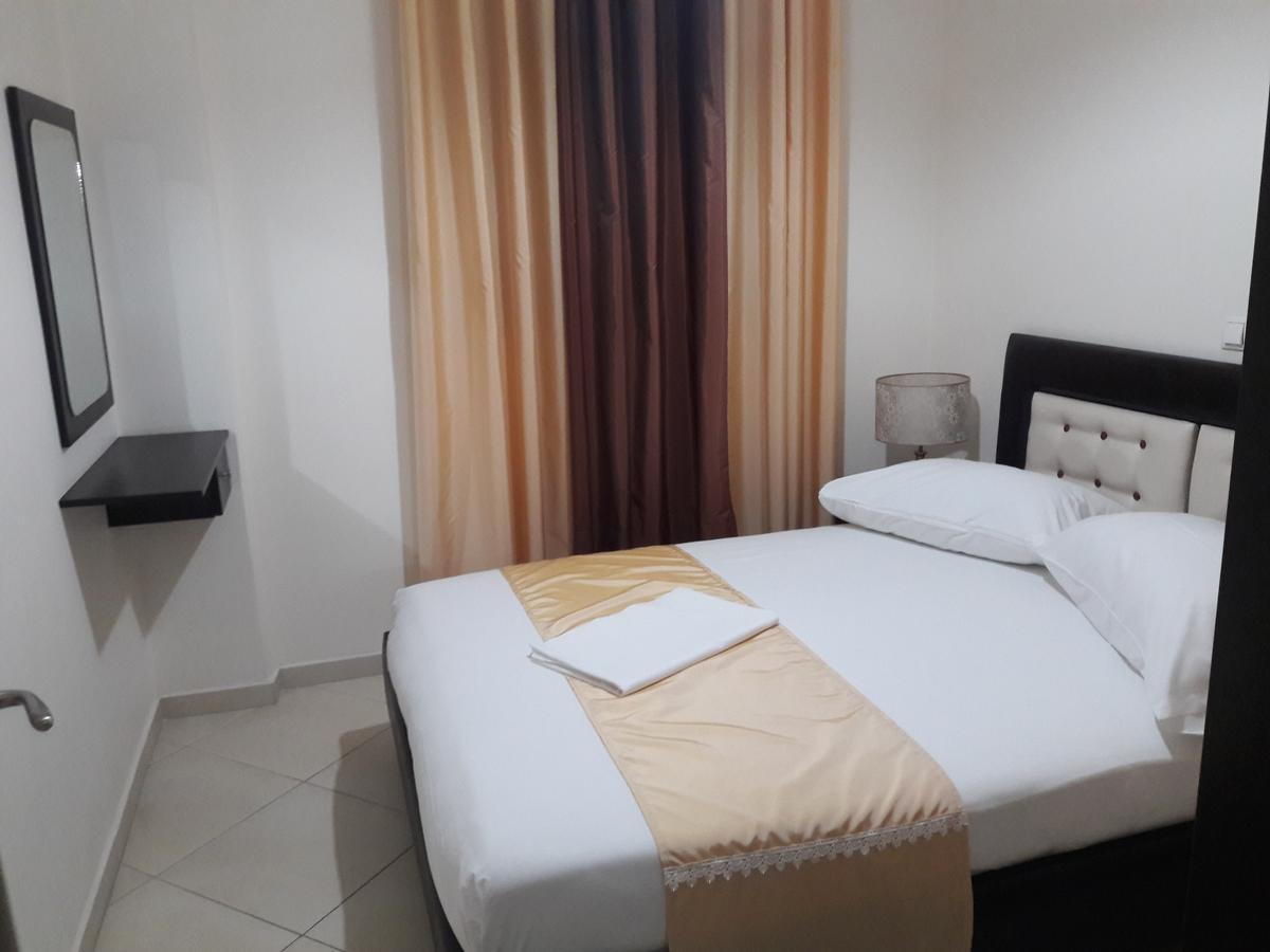 ساراندا Paradiso Apartments المظهر الخارجي الصورة